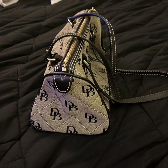Dooney&Bourke Shoulder Bag - Picture 4 of 7